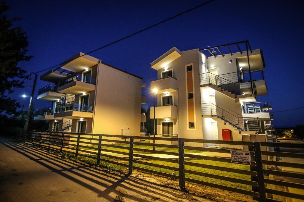Ofrynio Deluxe Apartments Ofrínion Exterior foto